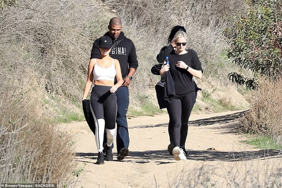 Selena Gomez tái xuất gợi cảm và khỏe khoắn - 3
Thời điểm Selena phải đi điều trị tâm lý cũng trùng thời gian bạn trai cũ của cô Justin Bieber kết hôn với người mẫu Hailey Baldwin