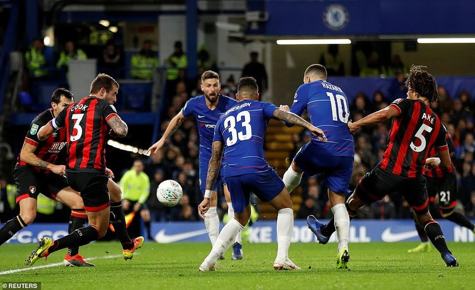 Hazard lập công đưa Chelsea vào bán kết League Cup - 3
Pha dứt điểm của Hazard mang tới sự khác biệt về tỉ số
