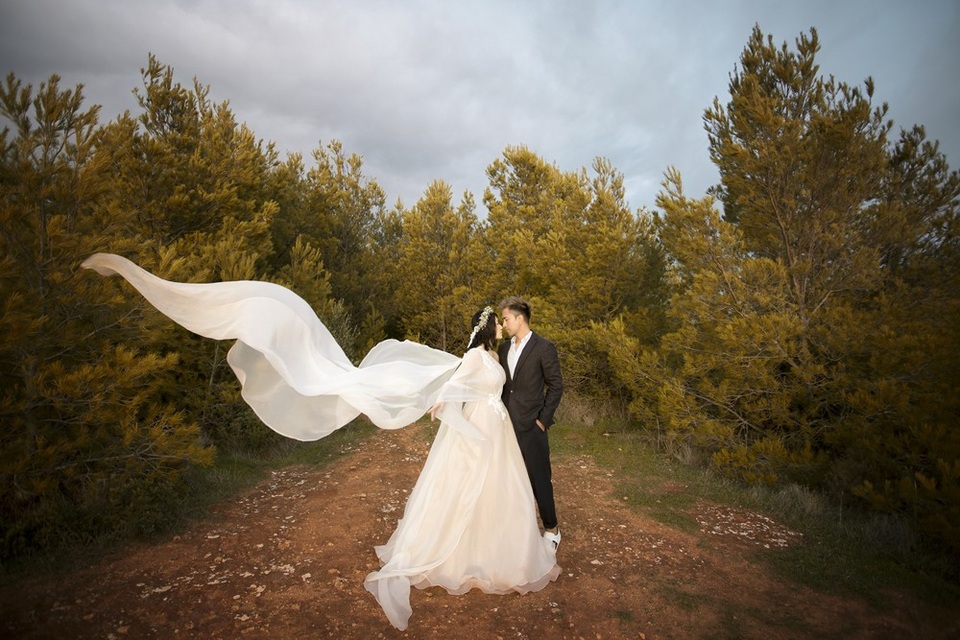 Ngắm bộ ảnh cưới siêu lãng mạn, đầu tư công phu ở trời tây - 26