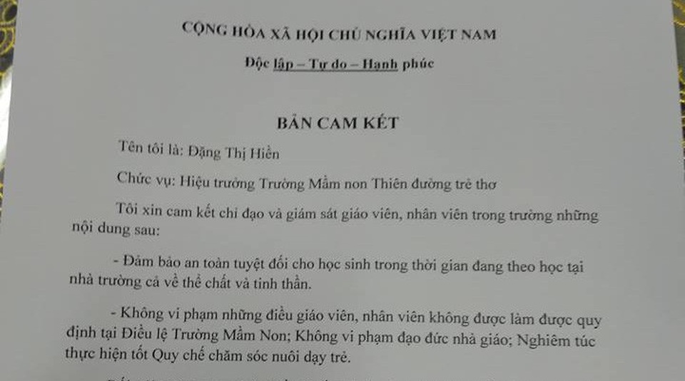 Bé mầm non tổn thương vùng kín: Nhà trường bảo “không liên quan tới cô giáo”? - 2
Cam kết của nhà trường với phụ huynh sau sự việc.