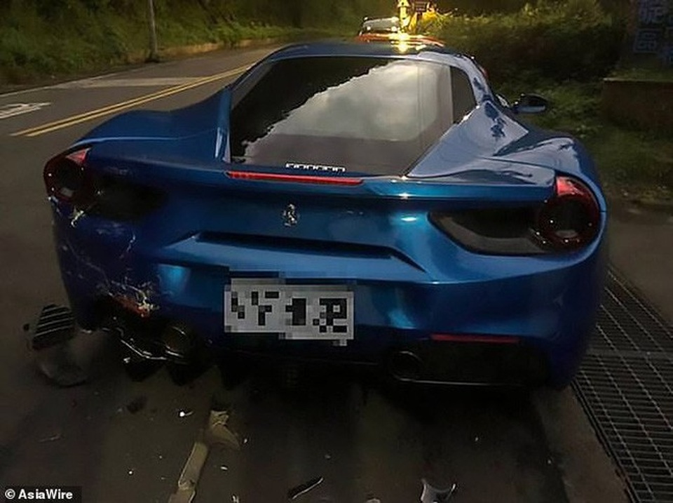 Đâm hỏng 3 siêu xe Ferrari, chàng trai nghèo được quyên góp tiền để đền bù thiệt hại - 6 Đâm hỏng 3 siêu xe Ferrari, chàng trai nghèo được quyên góp tiền để đền bù thiệt hại - 6
