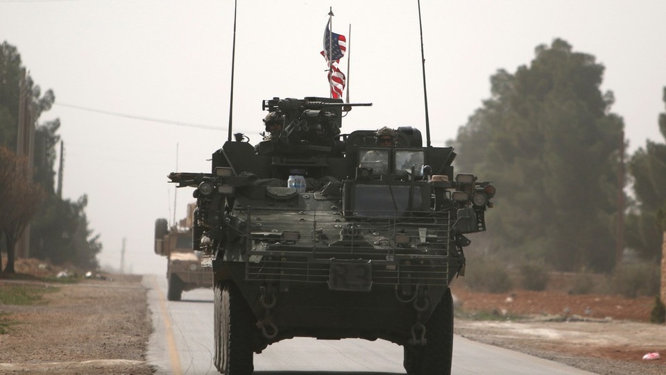 Rút quân khỏi Syria: Quyết định gây bất ngờ của Tổng thống Trump - 1
Xe quân sự của quân đội Mỹ (Ảnh: RT)