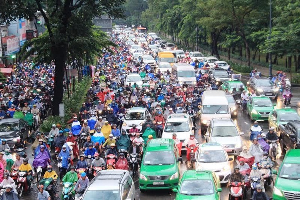 Đi ô tô chịu thêm phí mới: Đánh mạnh vào túi tiền dân, ai dám mơ xế hộp - Ảnh 1. Đi ô tô chịu thêm phí mới: Đánh mạnh vào túi tiền dân, ai dám mơ xế hộp - Ảnh 1.