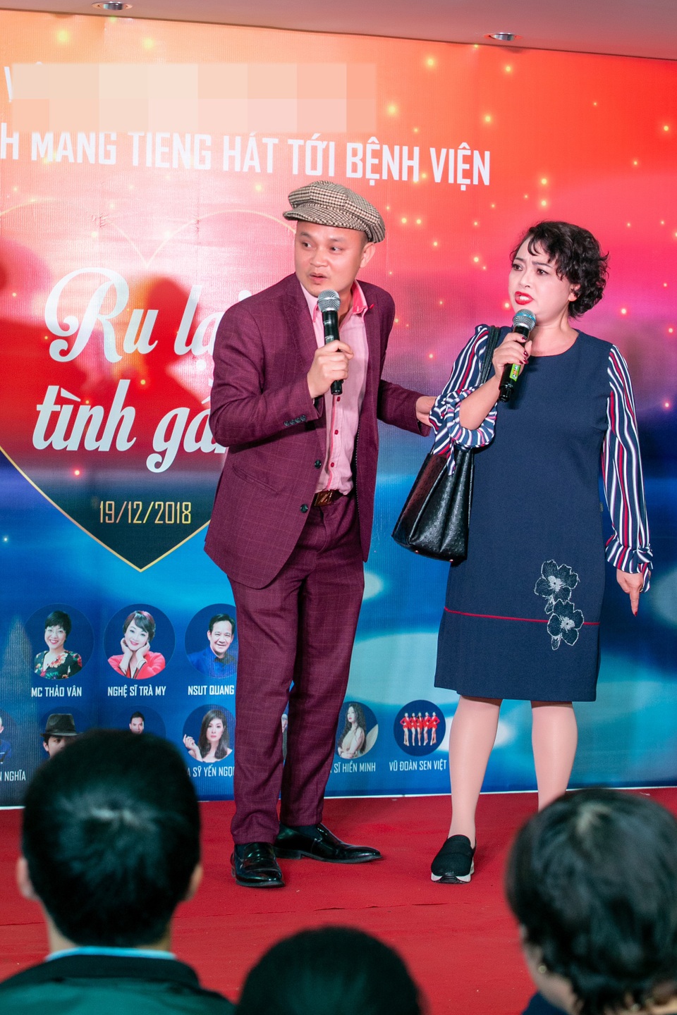 NSƯT Hồng Liên, Trà My mang âm nhạc đến với bệnh nhân ung thư - 4 NSƯT Hồng Liên, Trà My mang âm nhạc đến với bệnh nhân ung thư - 4