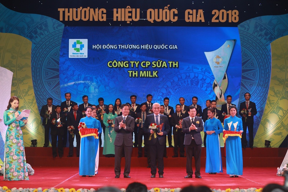 TH True Milk đạt thương hiệu quốc gia lần thứ 3 liên tiếp - Ảnh 1. TH True Milk đạt thương hiệu quốc gia lần thứ 3 liên tiếp - Ảnh 1.