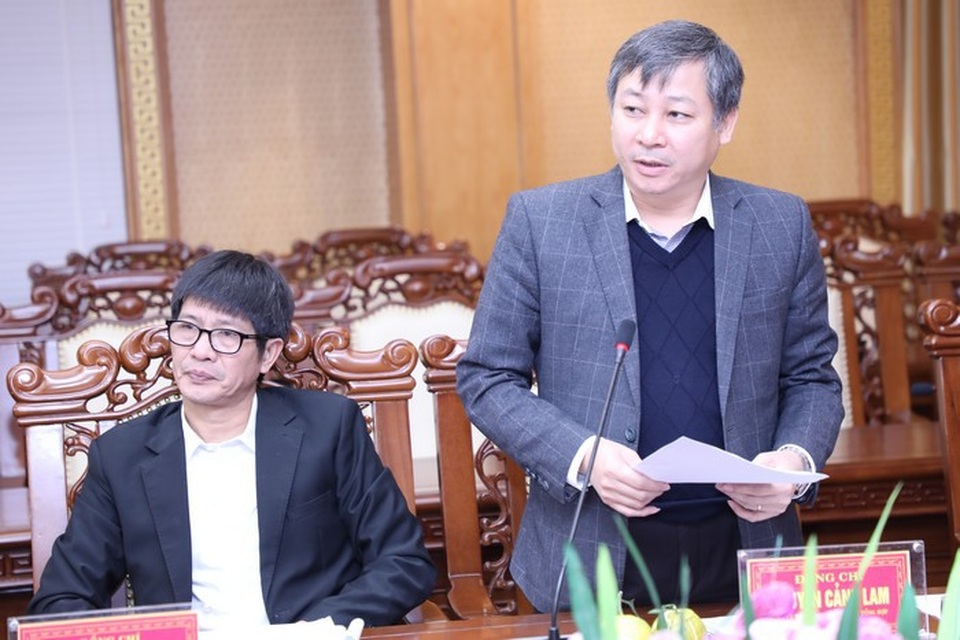 Cần có biện pháp động viên những người dũng cảm phát hiện, tố giác sai phạm - 2
Các đồng chí thành viên đoàn kiểm tra báo cáo tại buổi làm việc