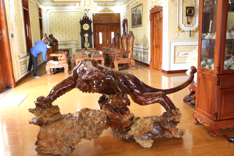 Sự thật về gia chủ và căn biệt thự dát toàn vàng ở Bà Rịa - Vũng Tàu - Ảnh 10. Sự thật về gia chủ và căn biệt thự dát toàn vàng ở Bà Rịa - Vũng Tàu - Ảnh 10.