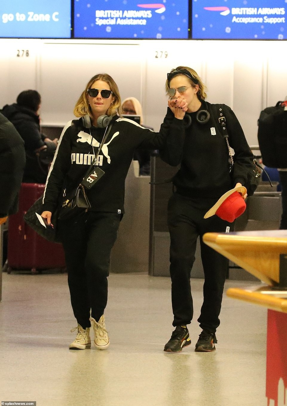 Siêu mẫu Cara Delevingne hạnh phúc bên bạn gái đồng tính - Ảnh 3. Siêu mẫu Cara Delevingne hạnh phúc bên bạn gái đồng tính - Ảnh 3.