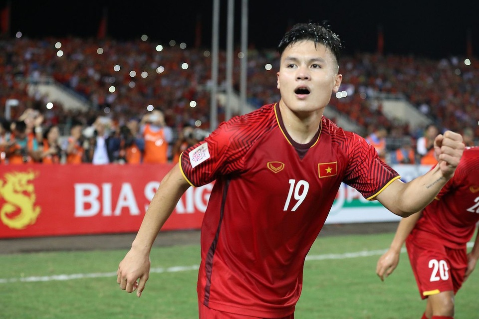 Quang Hải nhận giải Quả bóng vàng Việt Nam 2018 - Ảnh 2. Quang Hải nhận giải Quả bóng vàng Việt Nam 2018 - Ảnh 2.
