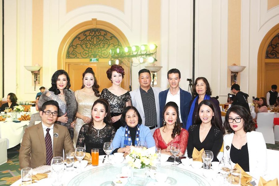 Dược mỹ phẩm Dermafirm vinh danh Top Spa, Thẩm mỹ viện, Clinic xuất sắc - Ảnh 2. Dược mỹ phẩm Dermafirm vinh danh Top Spa, Thẩm mỹ viện, Clinic xuất sắc - Ảnh 2.