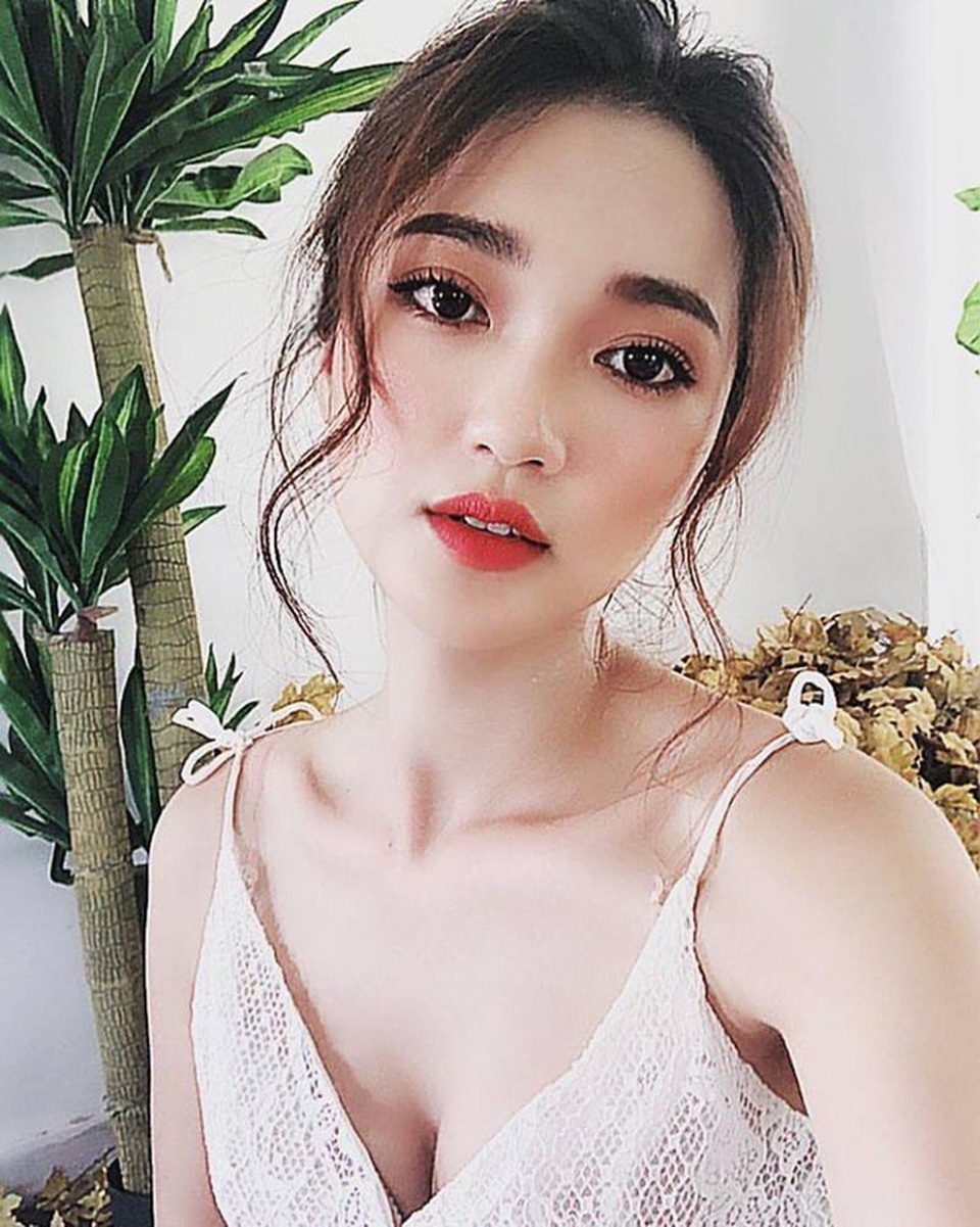 Hội bạn gái tin đồn cứ lộ diện là gây sốt của tuyển Việt Nam - Ảnh 7. Hội bạn gái tin đồn cứ lộ diện là gây sốt của tuyển Việt Nam - Ảnh 7.