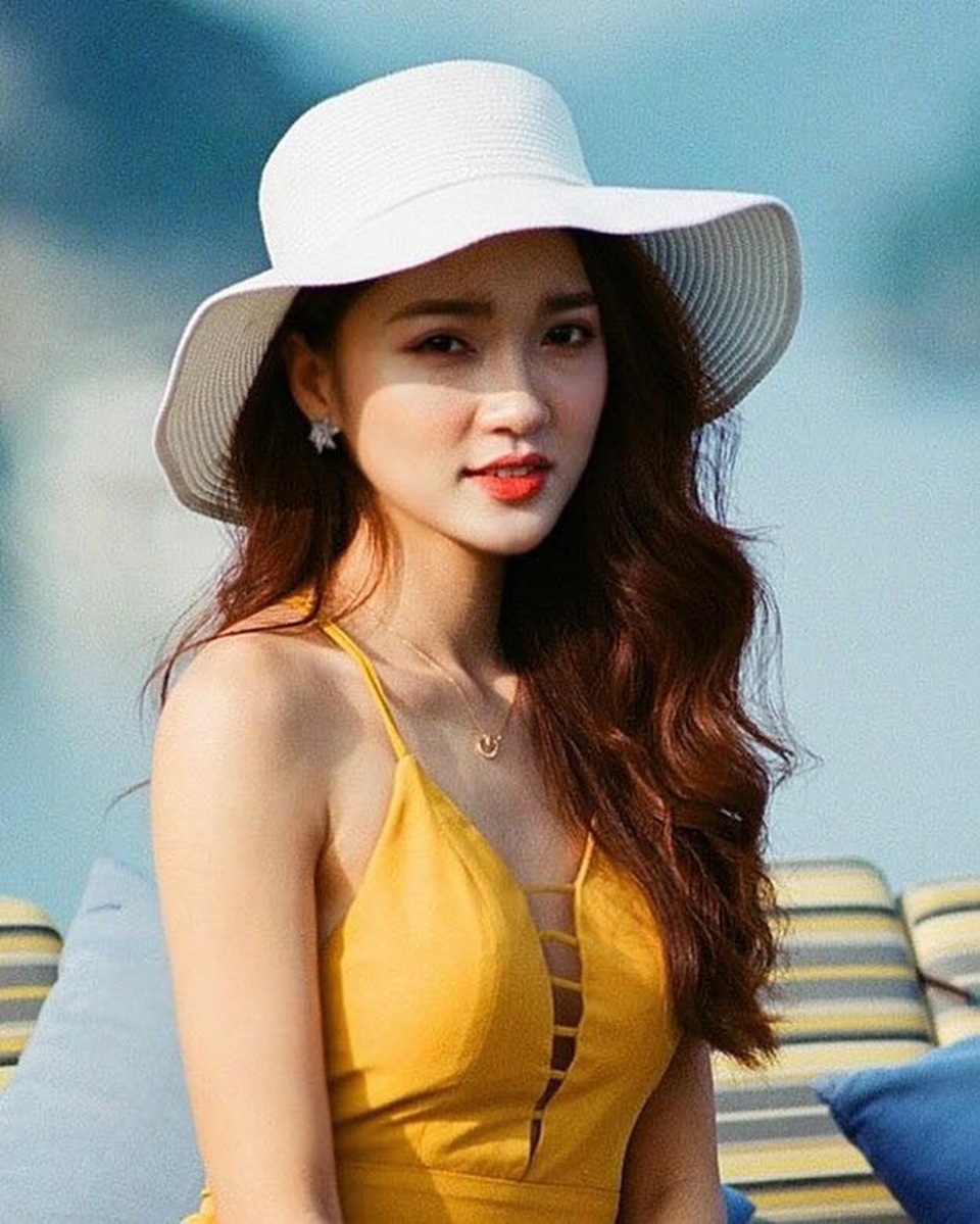 Hội bạn gái tin đồn cứ lộ diện là gây sốt của tuyển Việt Nam - Ảnh 9. Hội bạn gái tin đồn cứ lộ diện là gây sốt của tuyển Việt Nam - Ảnh 9.