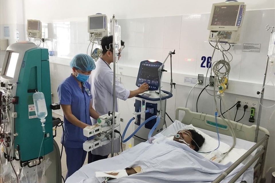 Cuối năm lại lo ngộ độc rượu - Ảnh 1. Cuối năm lại lo ngộ độc rượu - Ảnh 1.