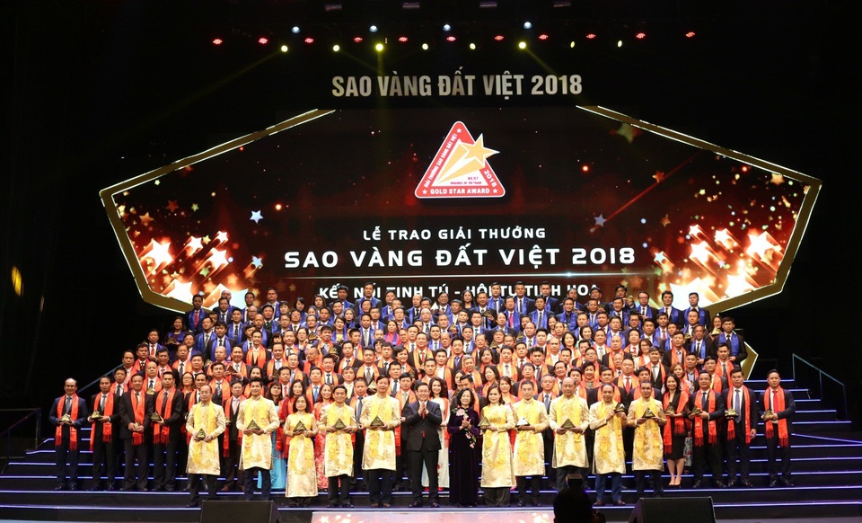 Các doanh nghiệp đạt giải thưởng Sao Vàng Đất Việt 2018 - Ảnh 1. Các doanh nghiệp đạt giải thưởng Sao Vàng Đất Việt 2018 - Ảnh 1.