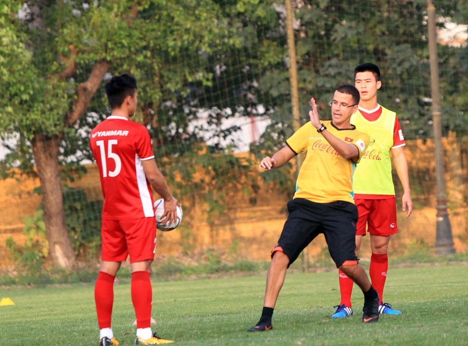 Quang Hải trở lại tập luyện cùng đội tuyển Việt Nam - Ảnh 14. Quang Hải trở lại tập luyện cùng đội tuyển Việt Nam - Ảnh 14.