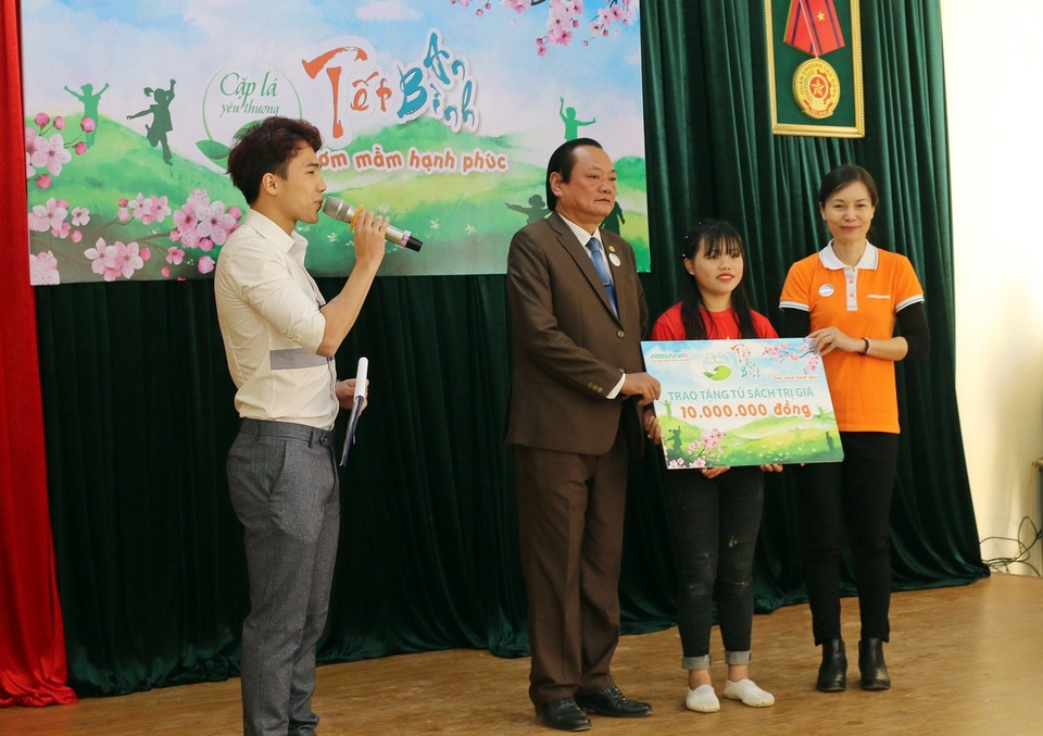 Cặp lá yêu thương - Tết An Bình: Ươm mầm hạnh phúc - Ảnh 1. Cặp lá yêu thương - Tết An Bình: Ươm mầm hạnh phúc - Ảnh 1.