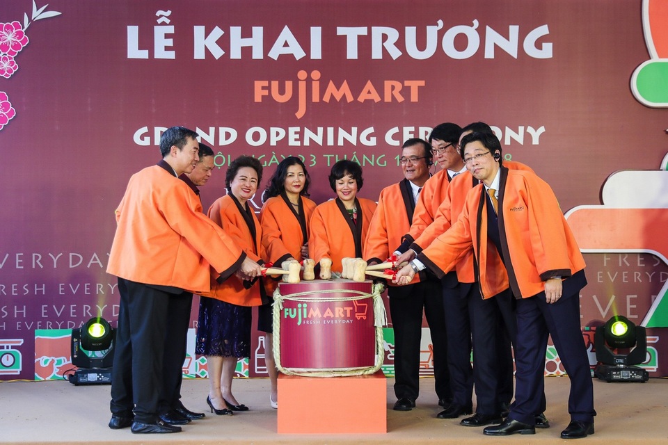 Tập đoàn BRG (Việt Nam) và Tập đoàn Sumitomo (Nhật Bản) khai trương siêu thị đầu tiên tại Việt Nam mang tên FujiMart - Ảnh 2.