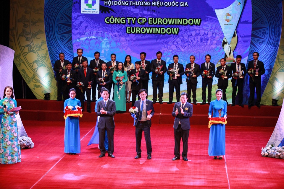 Eurowindow lần thứ 4 liên tiếp đạt Thương hiệu Quốc gia - Ảnh 2. Eurowindow lần thứ 4 liên tiếp đạt Thương hiệu Quốc gia - Ảnh 2.