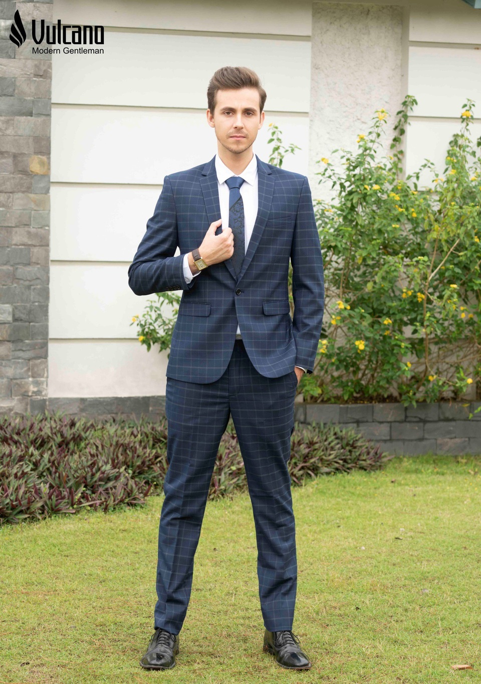 Đổi mới phong cách thời trang Suit với họa tiết kẻ caro cùng VULCANO - Ảnh 7. Đổi mới phong cách thời trang Suit với họa tiết kẻ caro cùng VULCANO - Ảnh 7.