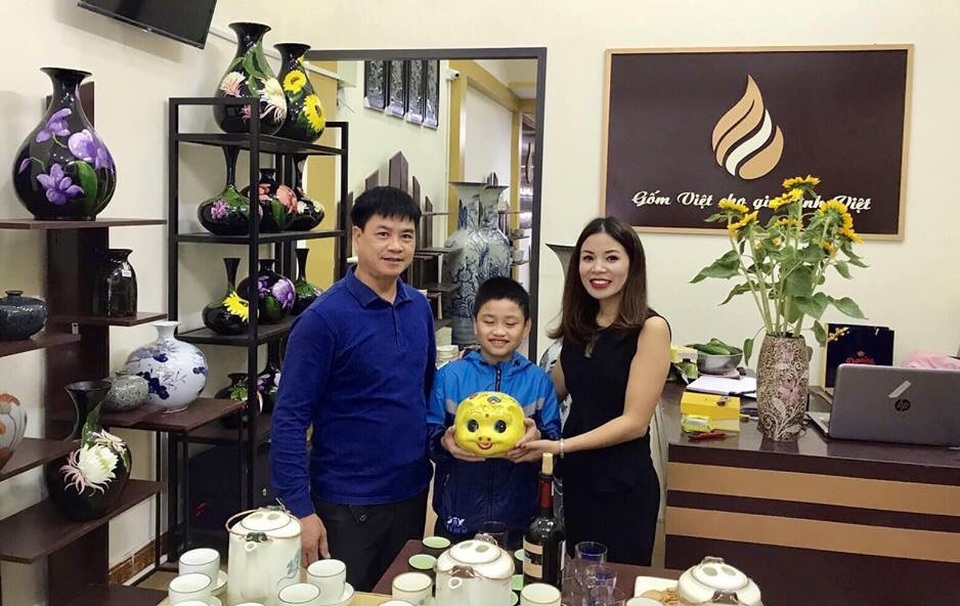 Lan tỏa tinh hoa gốm sứ Bát Tràng nơi đất Tổ - Ảnh 1. Lan tỏa tinh hoa gốm sứ Bát Tràng nơi đất Tổ - Ảnh 1.