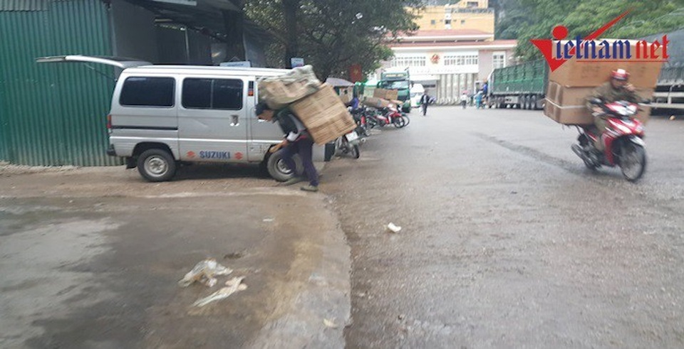 Cả đời còng lưng: Tiền nhiều mỗi tháng, đốt trong một giờ - Ảnh 3. Cả đời còng lưng: Tiền nhiều mỗi tháng, đốt trong một giờ - Ảnh 3.
