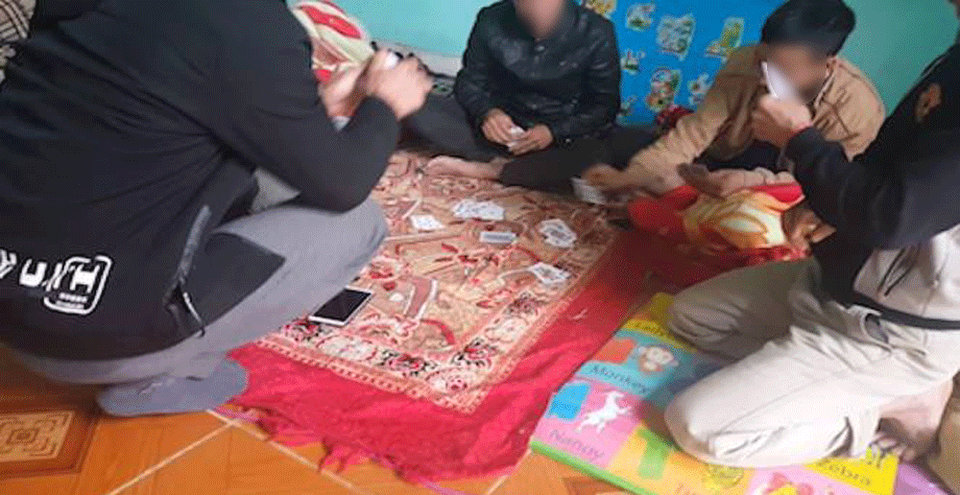 Cả đời còng lưng: Tiền nhiều mỗi tháng, đốt trong một giờ - Ảnh 4. Cả đời còng lưng: Tiền nhiều mỗi tháng, đốt trong một giờ - Ảnh 4.
