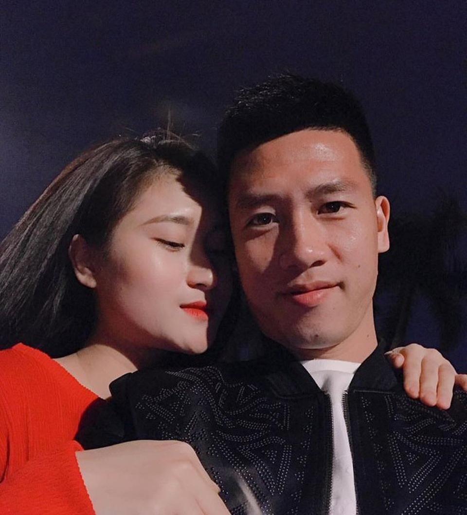 Tiền vệ Huy Hùng - cầu thủ chăm khoe ảnh bạn gái nhất tuyển Việt Nam - Ảnh 11. Tiền vệ Huy Hùng - cầu thủ chăm khoe ảnh bạn gái nhất tuyển Việt Nam - Ảnh 11.