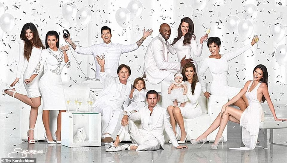 Ảnh Noel ấm cúng của gia đình Kardashian - Ảnh 10. Ảnh Noel ấm cúng của gia đình Kardashian - Ảnh 10.