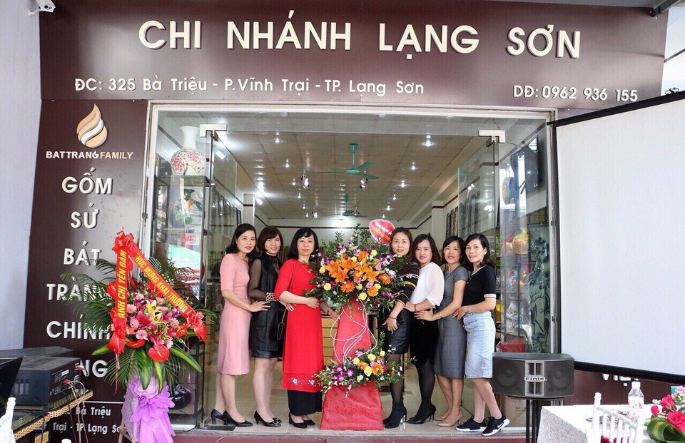 Chân dung người mang gốm sứ chính hãng đến tay người tiêu dùng xứ Lạng - Ảnh 2. Chân dung người mang gốm sứ chính hãng đến tay người tiêu dùng xứ Lạng - Ảnh 2.