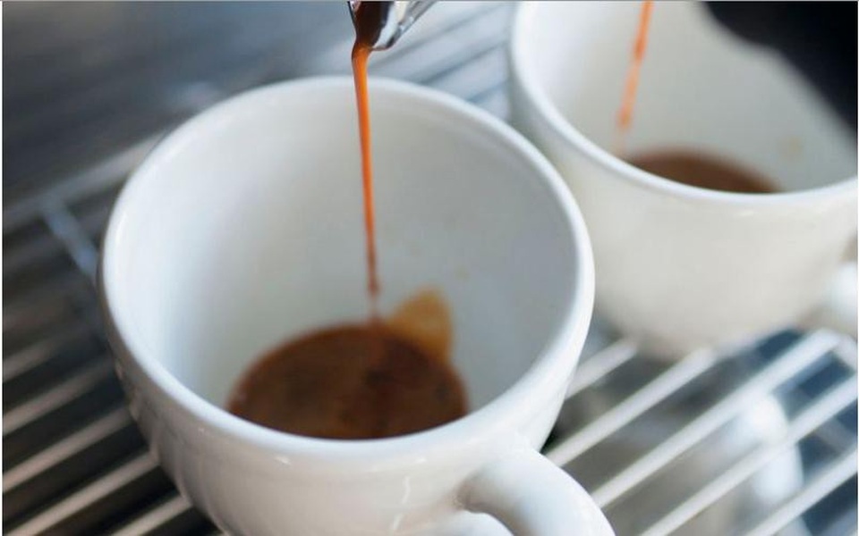 Những người loạn thần thường thích uống cà phê đen - Ảnh 1. Những người loạn thần thường thích uống cà phê đen - Ảnh 1.