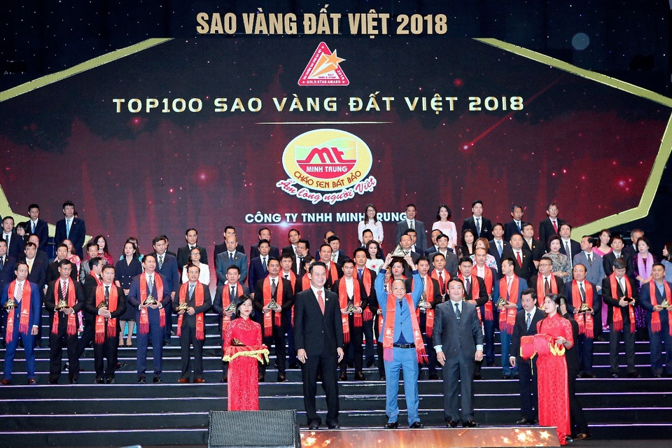 Minh Trung Group: Thương hiệu cháo sen Bát Bảo Minh Trung vinh dự đạt Top 100 Sao Vàng Đất Việt 2018 - Ảnh 1.