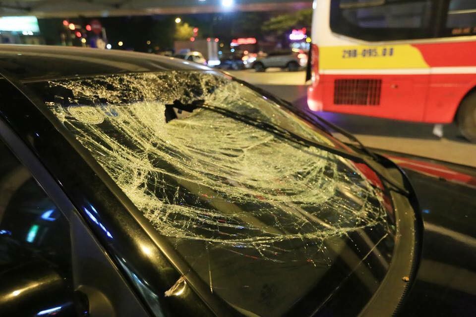 Hà Nội: Ô tô gây tai nạn liên hoàn, 2 phụ nữ mang thai nhập viện - Ảnh 2. Hà Nội: Ô tô gây tai nạn liên hoàn, 2 phụ nữ mang thai nhập viện - Ảnh 2.