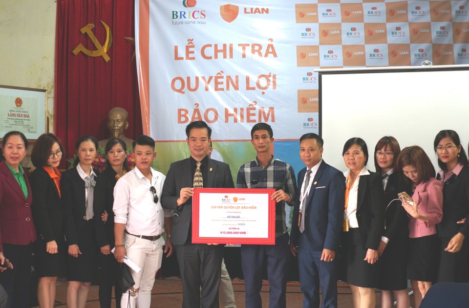 LIAN chi trả hết mức trách nhiệm cho khách hàng đầu tiên tham gia bảo hiểm - Ảnh 1. LIAN chi trả hết mức trách nhiệm cho khách hàng đầu tiên tham gia bảo hiểm - Ảnh 1.