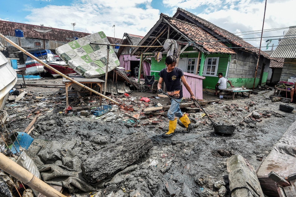Nhân chứng ám ảnh khoảnh khắc bị sóng thần “nuốt chửng” tại Indonesia - Ảnh 6. Nhân chứng ám ảnh khoảnh khắc bị sóng thần “nuốt chửng” tại Indonesia - Ảnh 6.