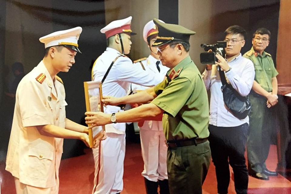 Đội trưởng hình sự có duyên phá “án mờ” - Ảnh 1. Đội trưởng hình sự có duyên phá “án mờ” - Ảnh 1.