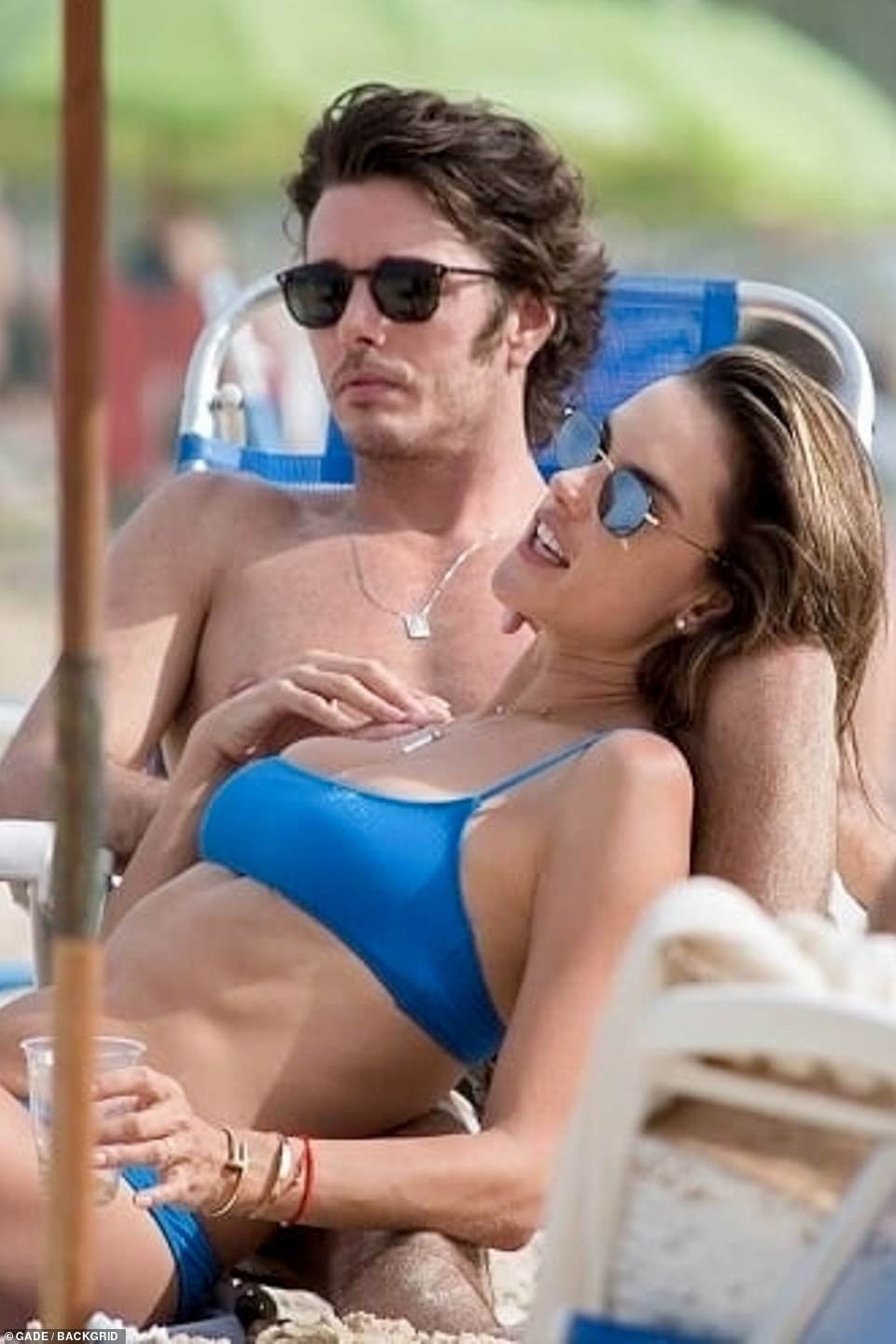 Alessandra Ambrosio tình tứ bên bạn trai - Ảnh 8.