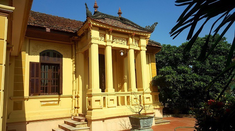 Ngôi làng có 20 căn biệt thự Pháp cổ của các thương gia buôn lụa - Ảnh 9. Ngôi làng có 20 căn biệt thự Pháp cổ của các thương gia buôn lụa - Ảnh 9.