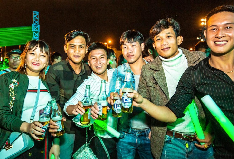 Khoảnh khắc tuyết rơi có 1-0-2 tại Đại nhạc hội Giáng sinh Huda - Ảnh 10. Khoảnh khắc tuyết rơi có 1-0-2 tại Đại nhạc hội Giáng sinh Huda - Ảnh 10.