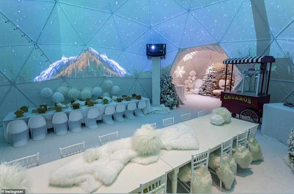 Kim Kardashian chia sẻ hình ảnh hạnh phúc của gia đình - Ảnh 10.