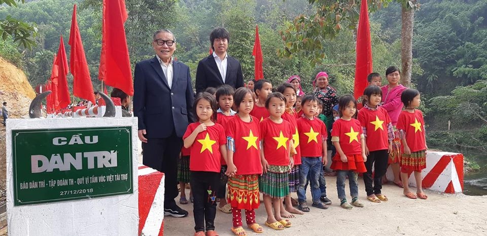 Náo nức niềm vui ngày khánh thành công trình cầu Dân trí thứ 15 tại Hà Giang - Ảnh 12. Náo nức niềm vui ngày khánh thành công trình cầu Dân trí thứ 15 tại Hà Giang - Ảnh 12.