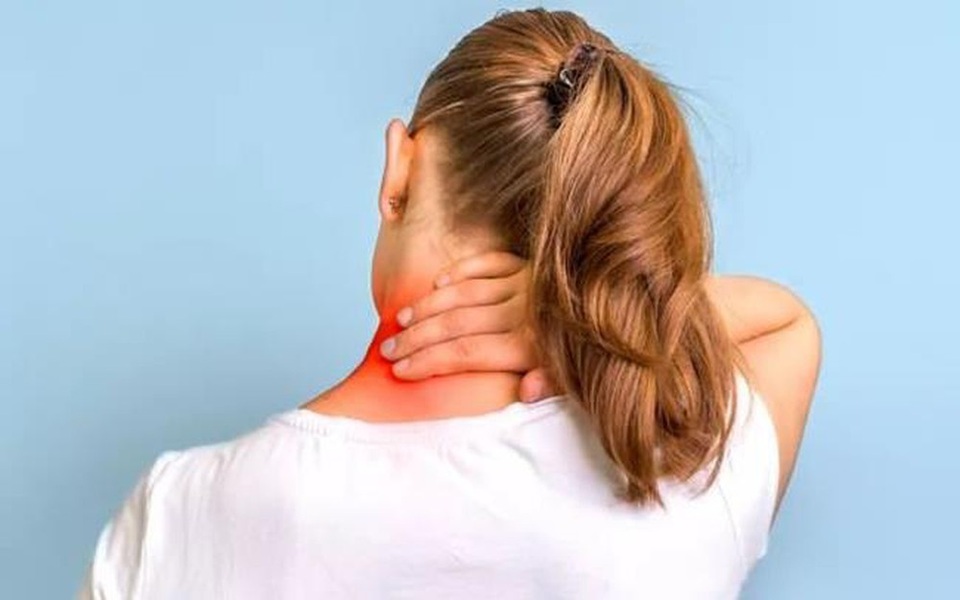 Thoái hóa đốt sống cổ và những điều cần biết  - Ảnh 1.