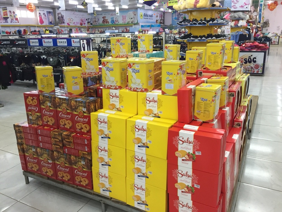 Bánh kẹo nhái tràn lan trên thị trường trước Tết nguyên đán 2019 - Ảnh 3. Bánh kẹo nhái tràn lan trên thị trường trước Tết nguyên đán 2019 - Ảnh 3.