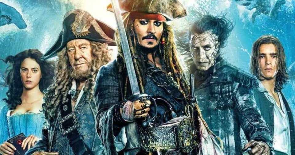 Johnny Depp hóa cướp biển đến thăm trẻ em trong bệnh viện - Ảnh 10.
