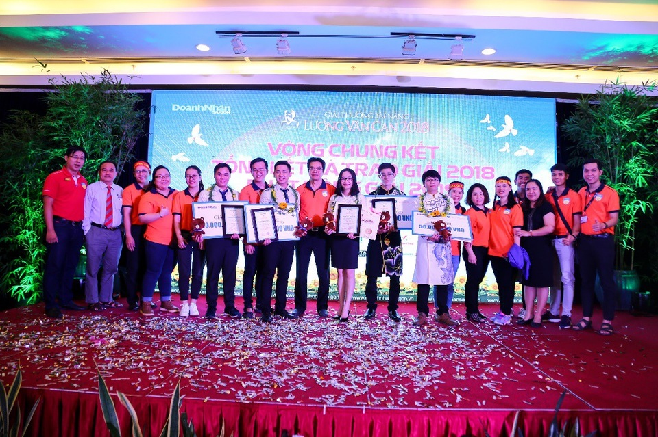 Đại học Hutech và những dấu ấn nổi bật năm 2018 - Ảnh 3. Đại học Hutech và những dấu ấn nổi bật năm 2018 - Ảnh 3.