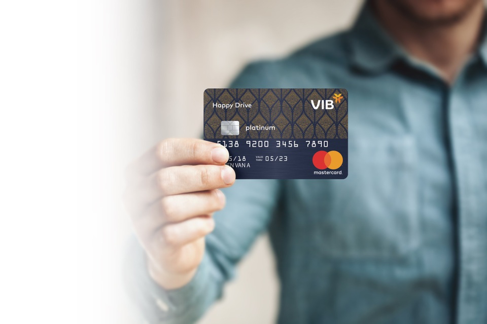 Ra mắt thẻ tín dụng thông minh, VIB miễn phí trọn đời cho chủ thẻ - 1
Với thẻ VIB Travel Élite, chủ thẻ được hoàn tiền 3 triệu đồng khi chi tiêu từ 7 triệu đồng trong 37 ngày đầu mở thẻ, cùng nhiều ưu đãi khác,...