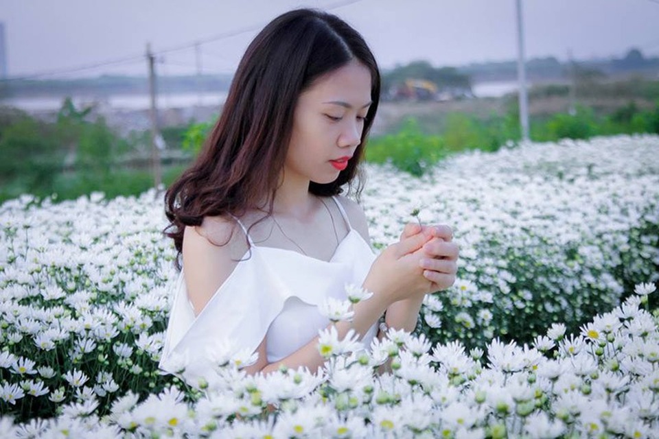 Khi tình yêu tổn thương hãy can đảm buông tay - 1 Lặng nhìn tình yêu đứt gãy, để nỗi đau ghim chặt trong tim. (Ảnh minh họa: Hoàng Dung)