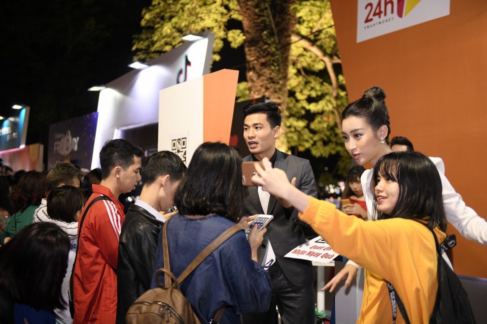 Chính thức lên sóng VTV, Hoa hậu Đỗ Mỹ Linh tiết lộ về “bà mối” Ngọc Trinh - 5 Các BTV nhà đài thu hút được sự chú ý của khán giả đến phút cuối chương trình.