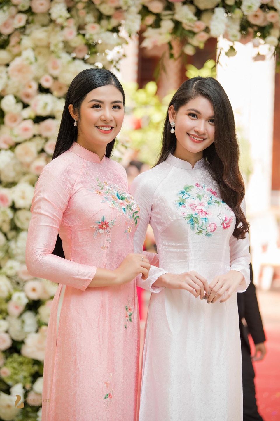 Hoa hậu Ngọc Hân và Á hậu Thuỳ Dung cùng sở hữu nhan sắc dịu dàng, nữ tính.