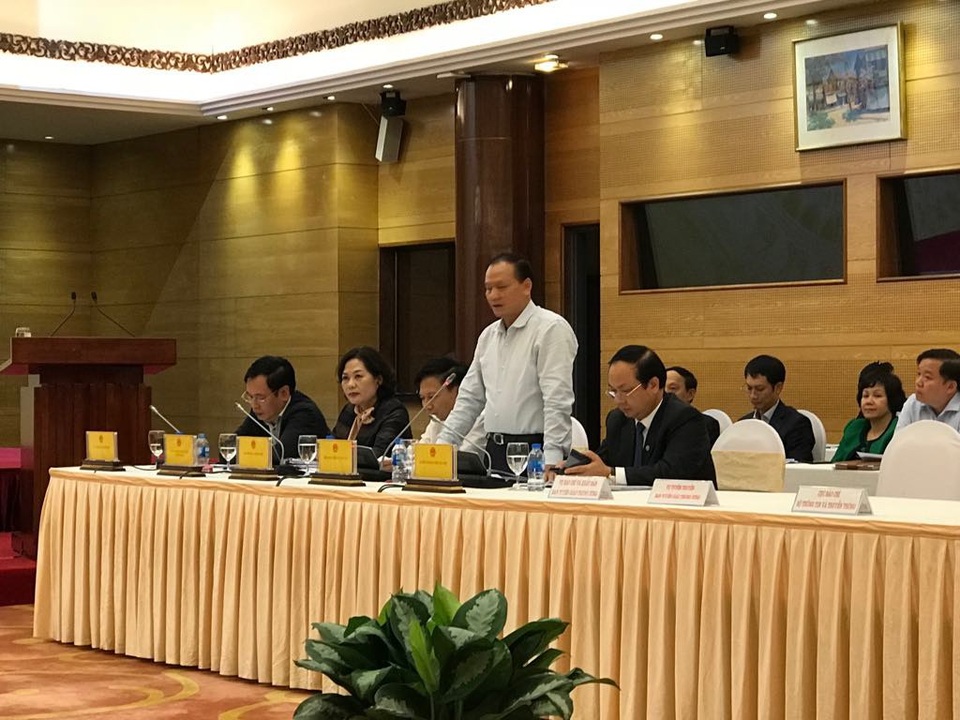 Tại sao hộp đen máy bay mất lốp được giao cho Airbus điều tra? - 1 
Thứ trưởng Bộ GTVT Nguyễn Nhật trả lời các câu hỏi của phóng viên