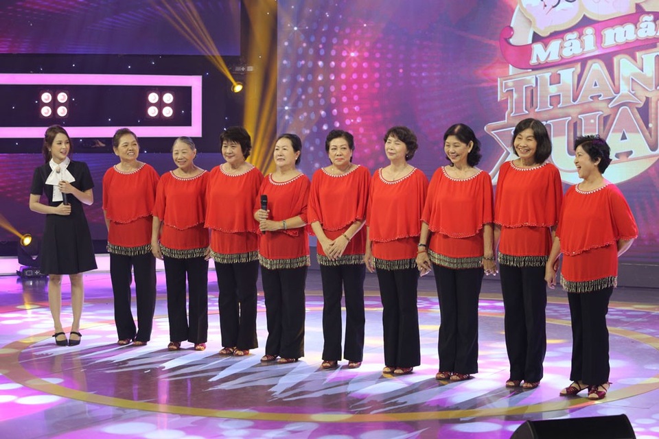 Nhóm nhạc U80 khiến khán giả phấn khích - 2 Nhóm Thanh Xuân- Hồ Xuân Hương.